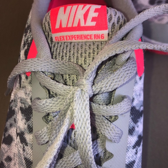 Nike shoes - Picture 4 of 6